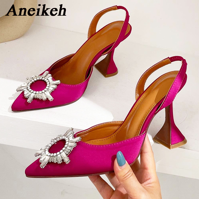 Aneikeh Marca Donna Tacchi alt - Women Shoes Zara recensione e prezzo