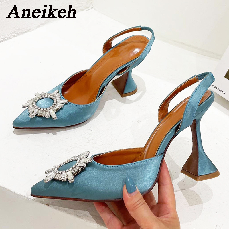 Aneikeh Marca Donna Tacchi alt - Women Shoes Zara recensione e prezzo