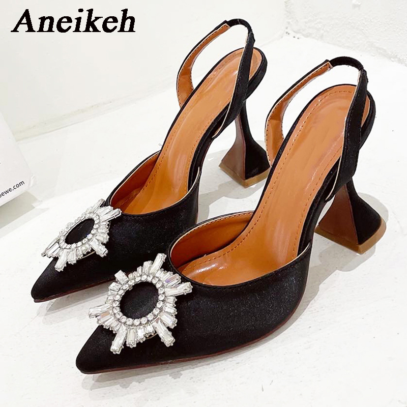 Aneikeh Marca Donna Tacchi alt - Women Shoes Zara recensione e prezzo